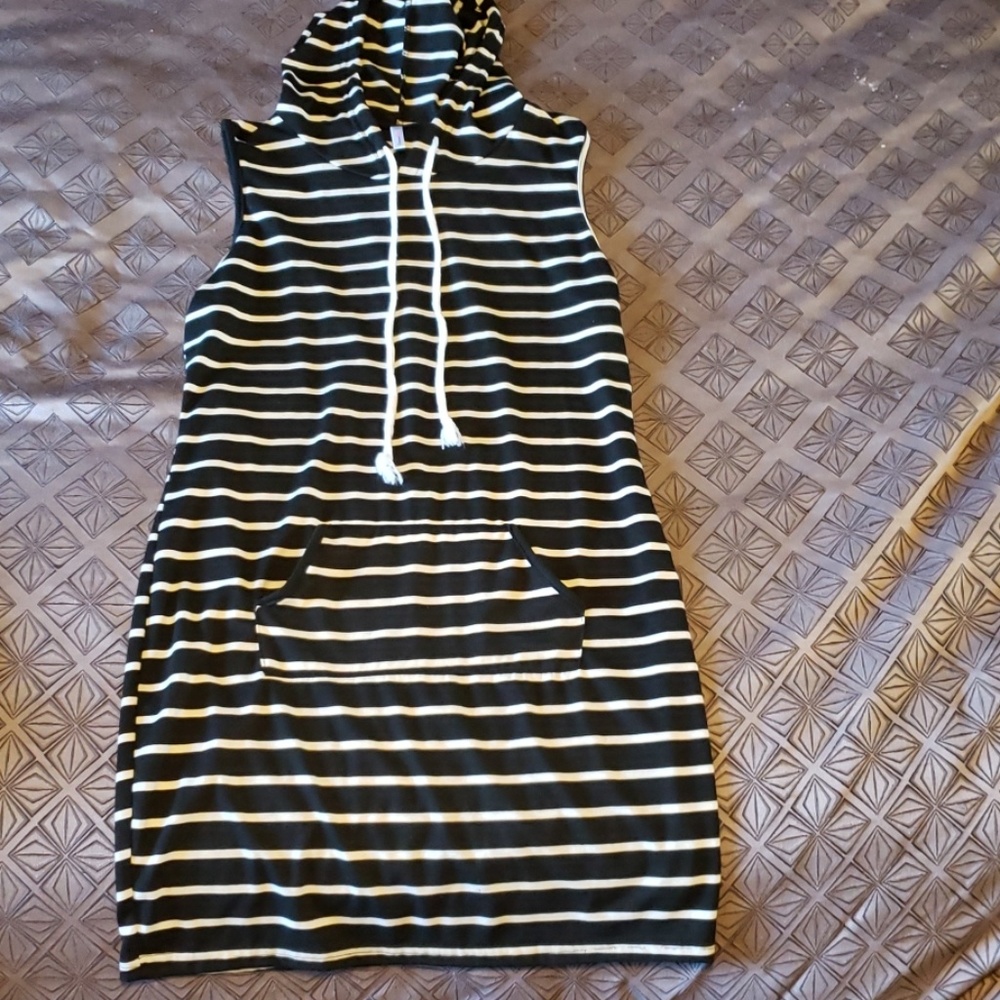 Hooded sleeveless mini dress